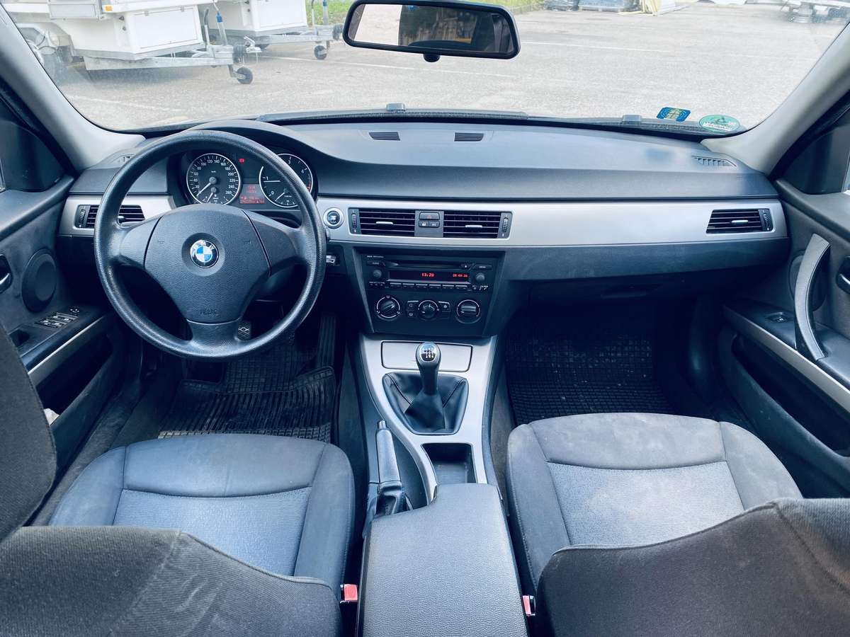 BMW 320 2005 — photo 8