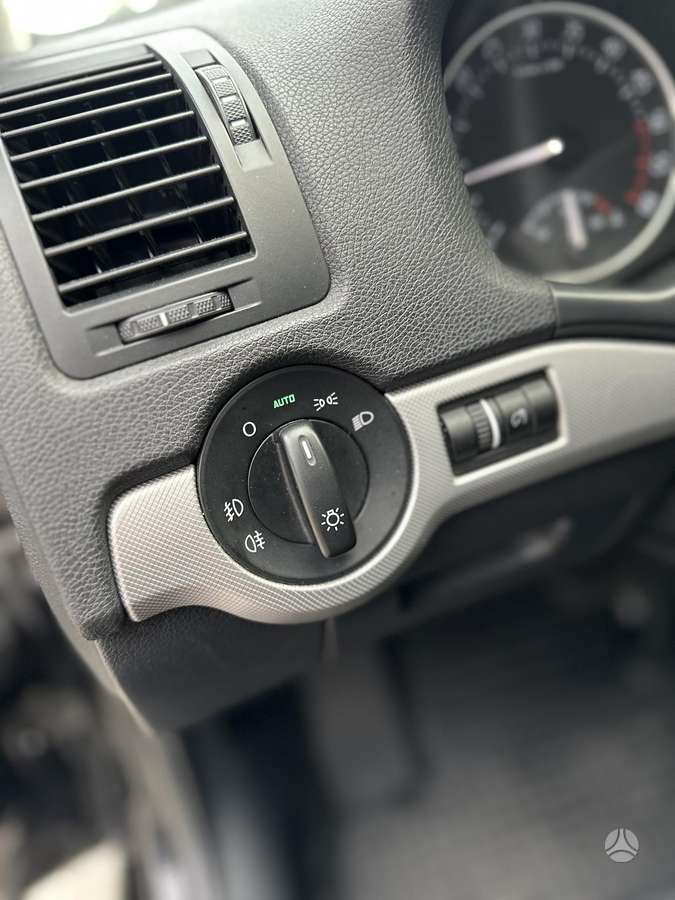 Skoda Octavia 2011 — photo 15