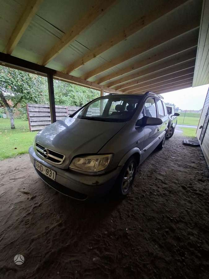Opel Zafira 2004 — interior