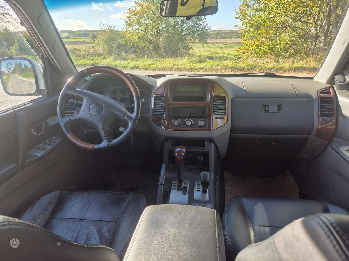 Mitsubishi Pajero 2004 — photo 10