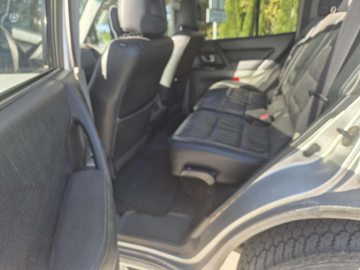 Mitsubishi Pajero 2004 — photo 13