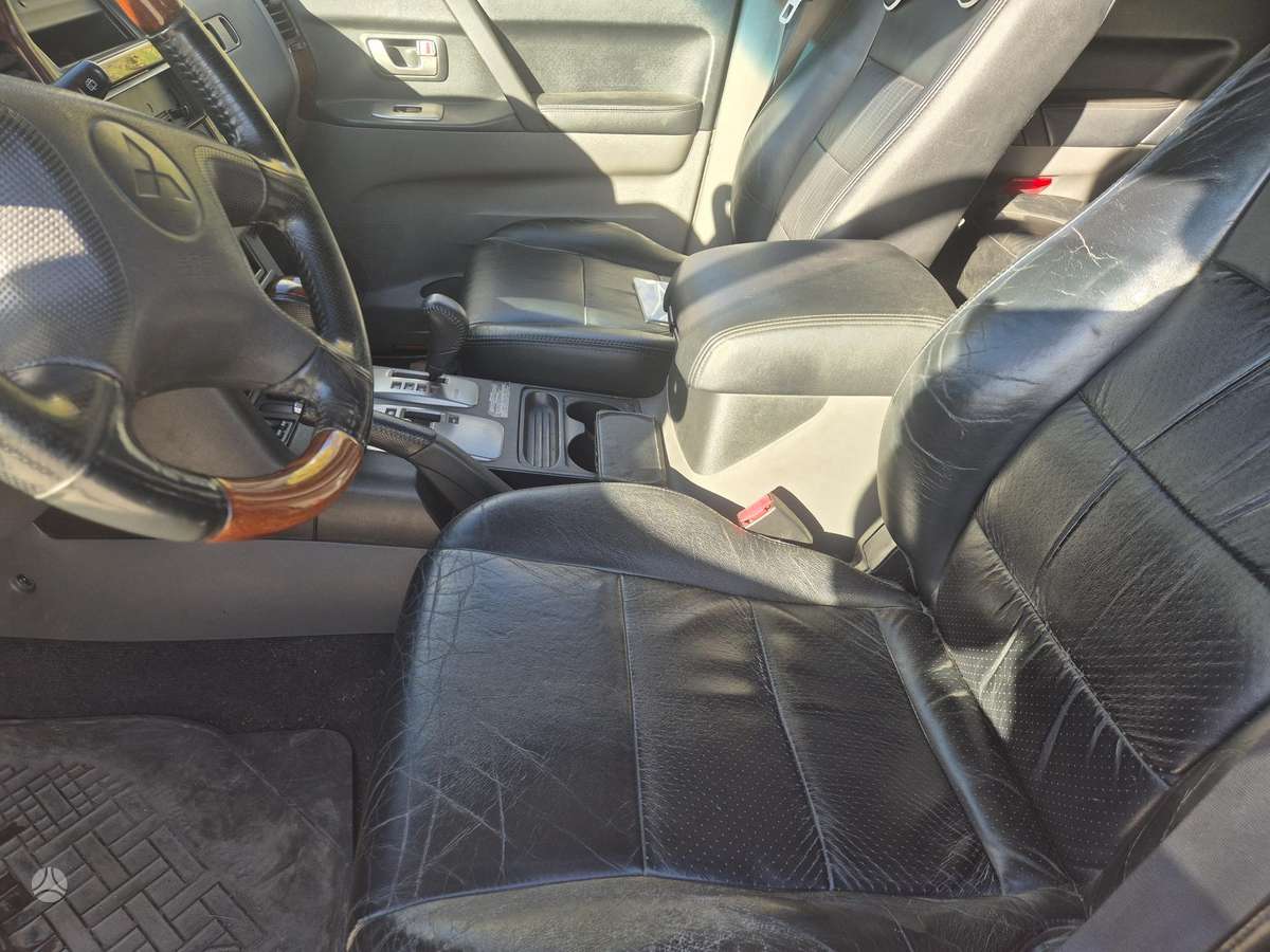 Mitsubishi Pajero 2004 — photo 14