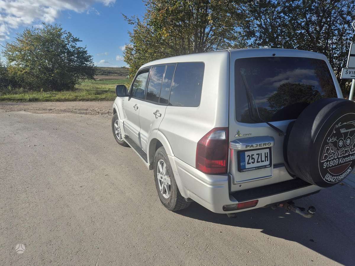 Mitsubishi Pajero 2004 — photo 9