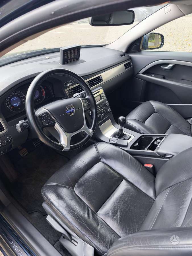 Volvo V70 2009 — photo 20