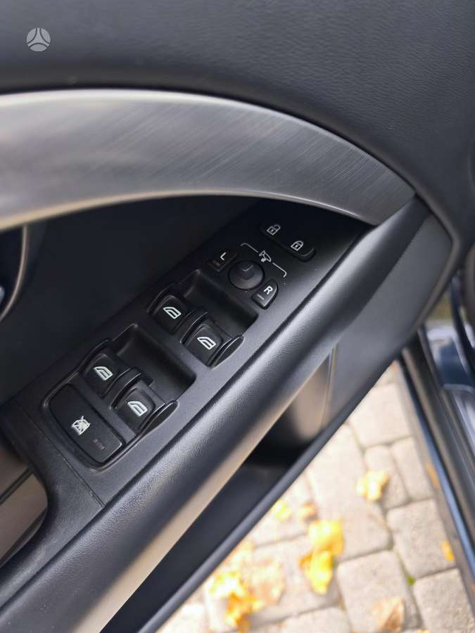 Volvo V70 2009 — photo 21