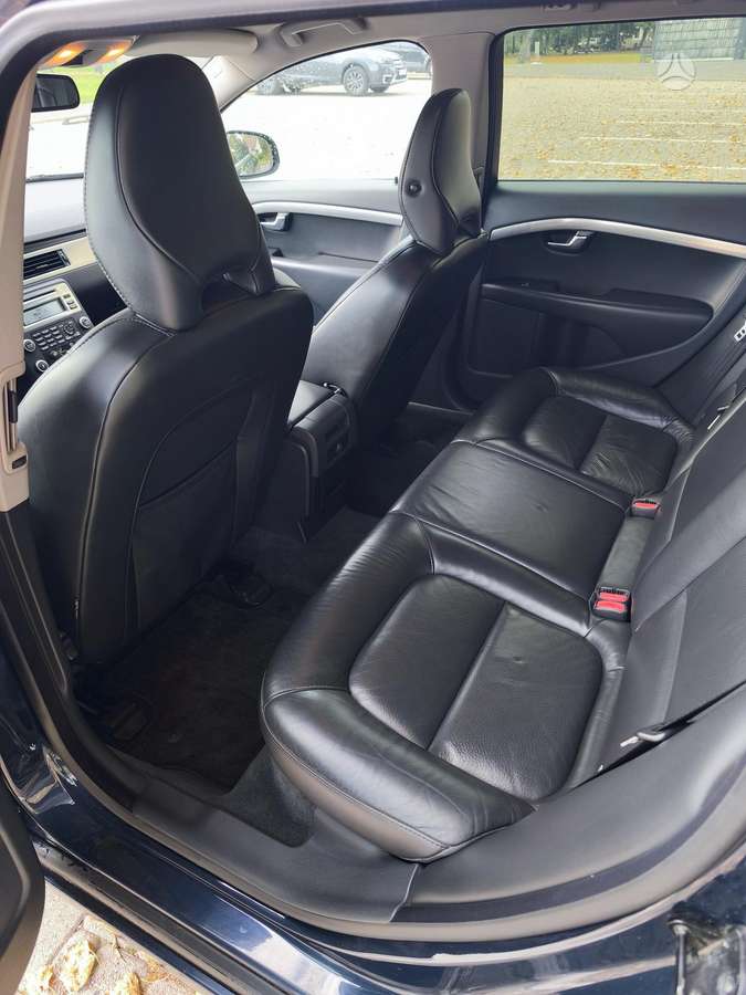 Volvo V70 2009 — photo 22