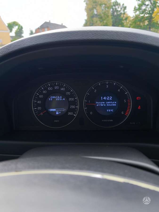 Volvo V70 2009 — photo 24