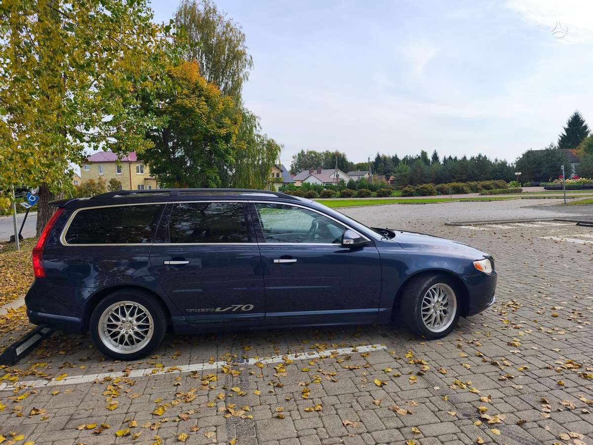 Volvo V70 2009 — photo 7