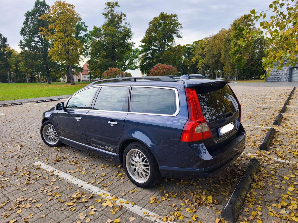 Volvo V70 2009 — photo 8