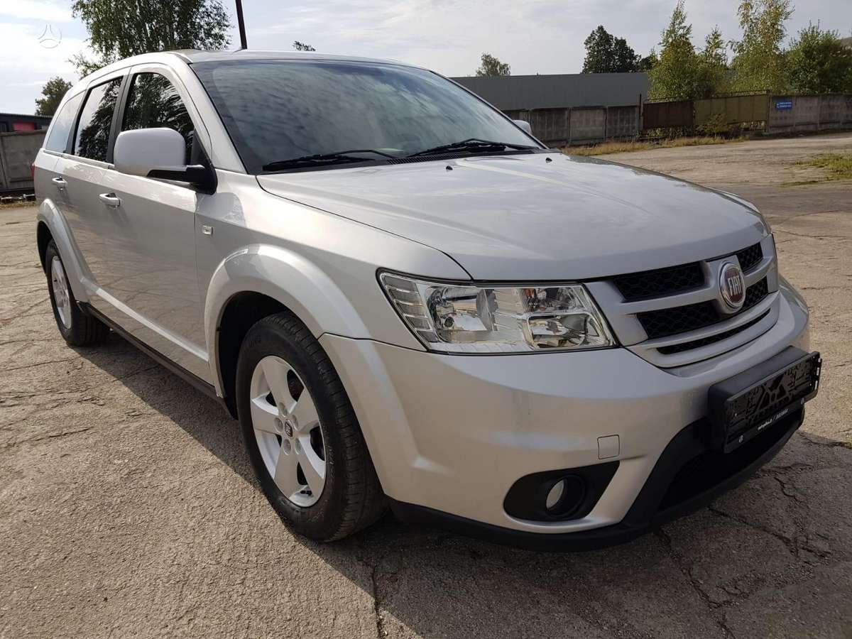 Fiat Freemont 2013 — салон