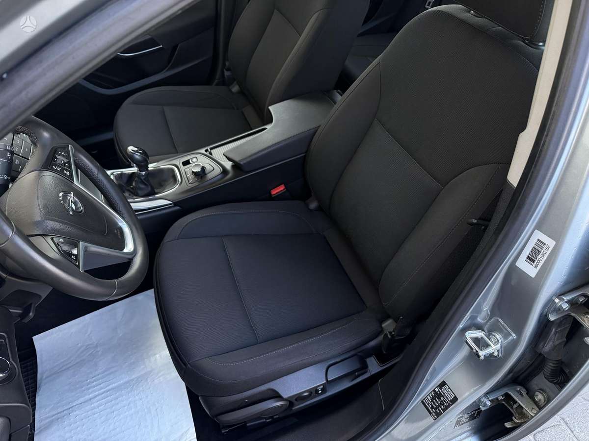 Opel Insignia 2009 — photo 14