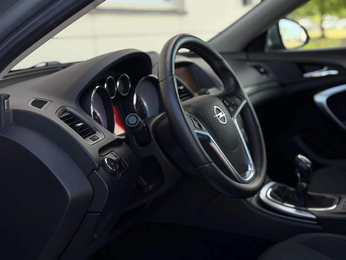 Opel Insignia 2009 — photo 15