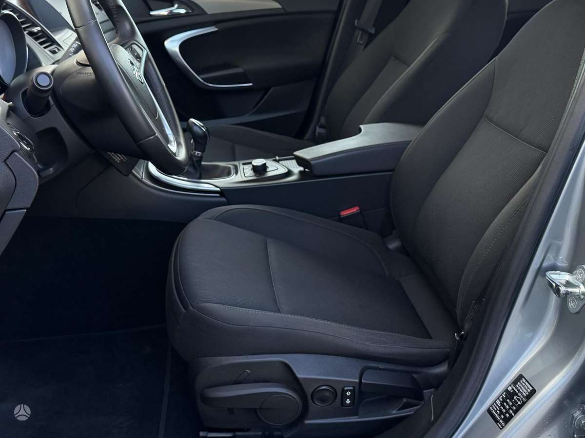Opel Insignia 2009 — photo 16