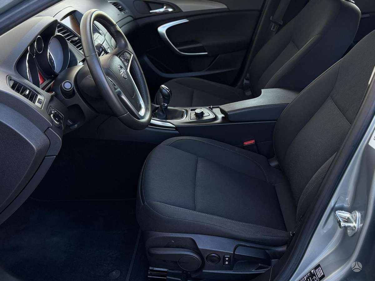 Opel Insignia 2009 — photo 17