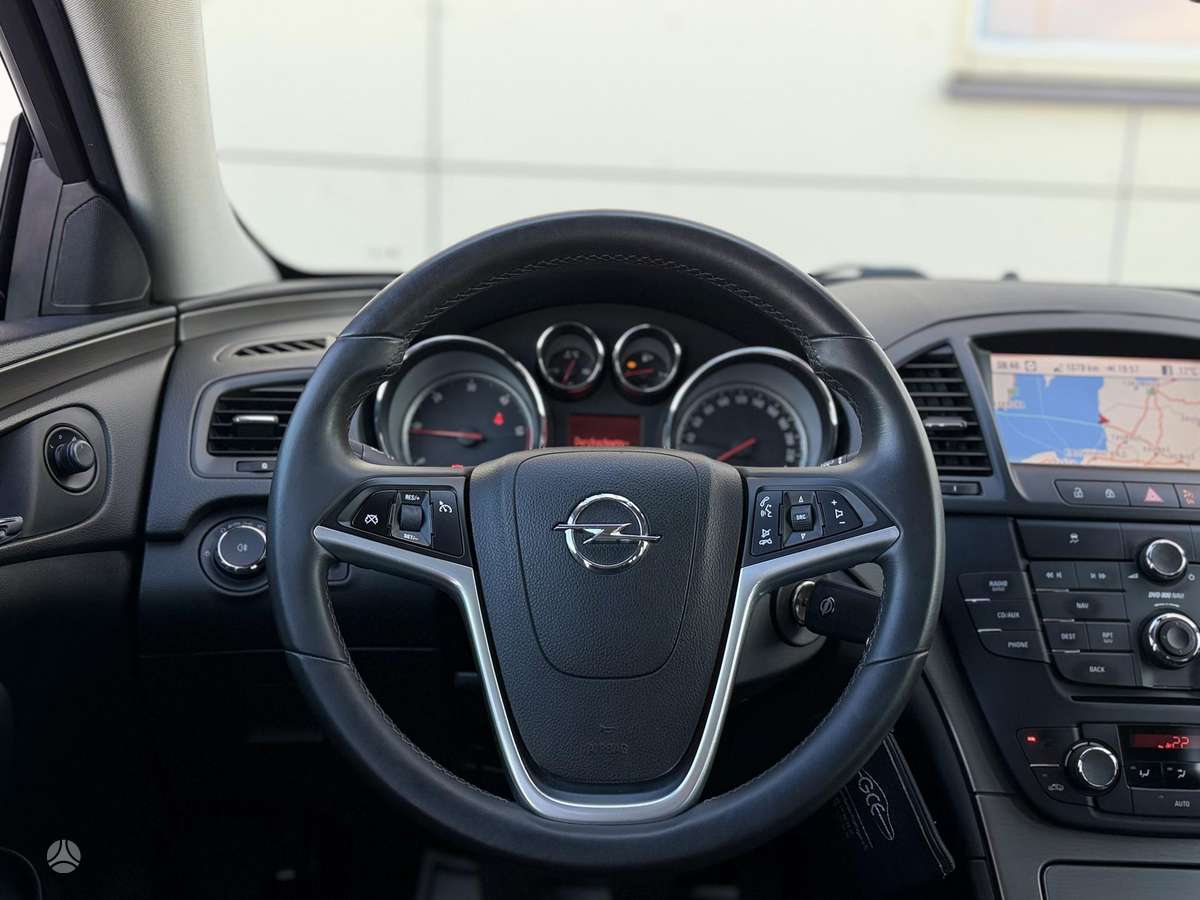 Opel Insignia 2009 — photo 18