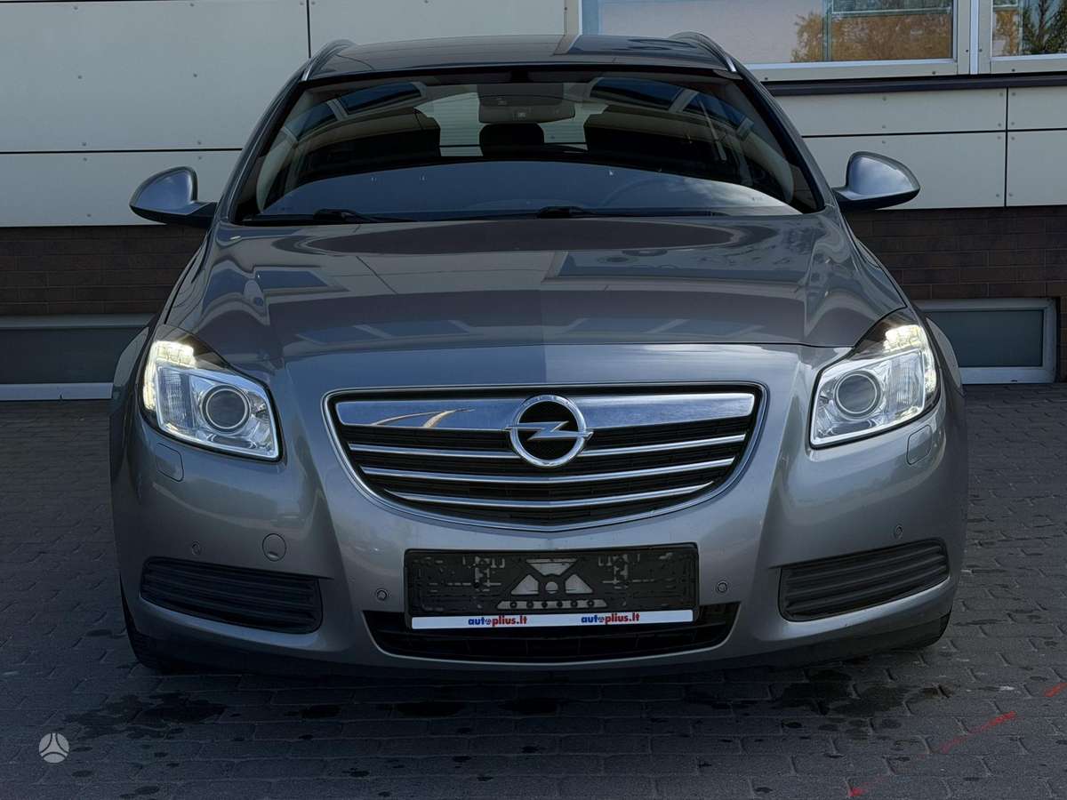 Opel Insignia 2009 — interior