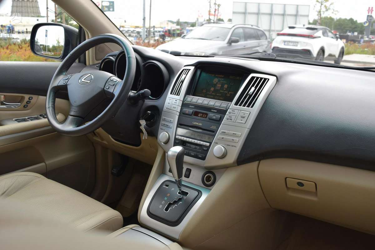Lexus RX 2006 — photo 11