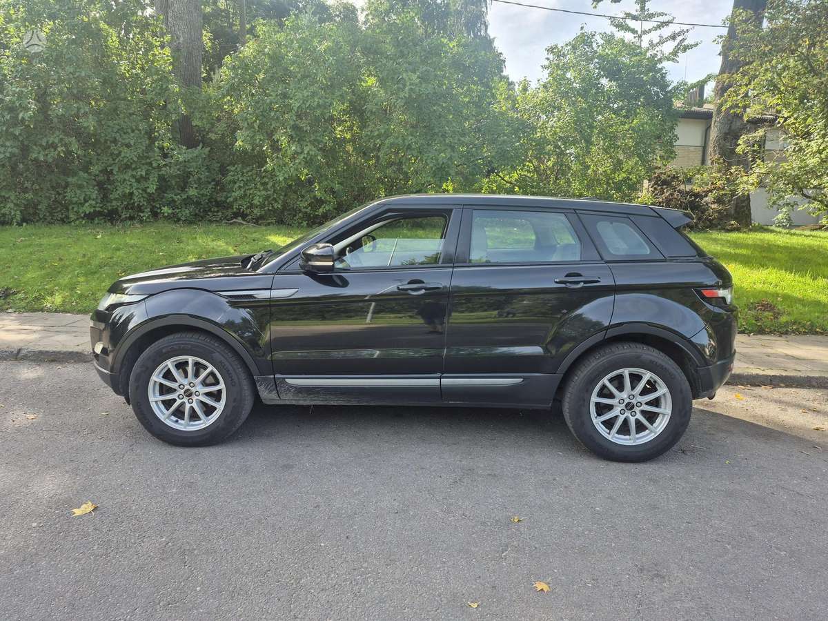 Land Rover 2012 — rear view