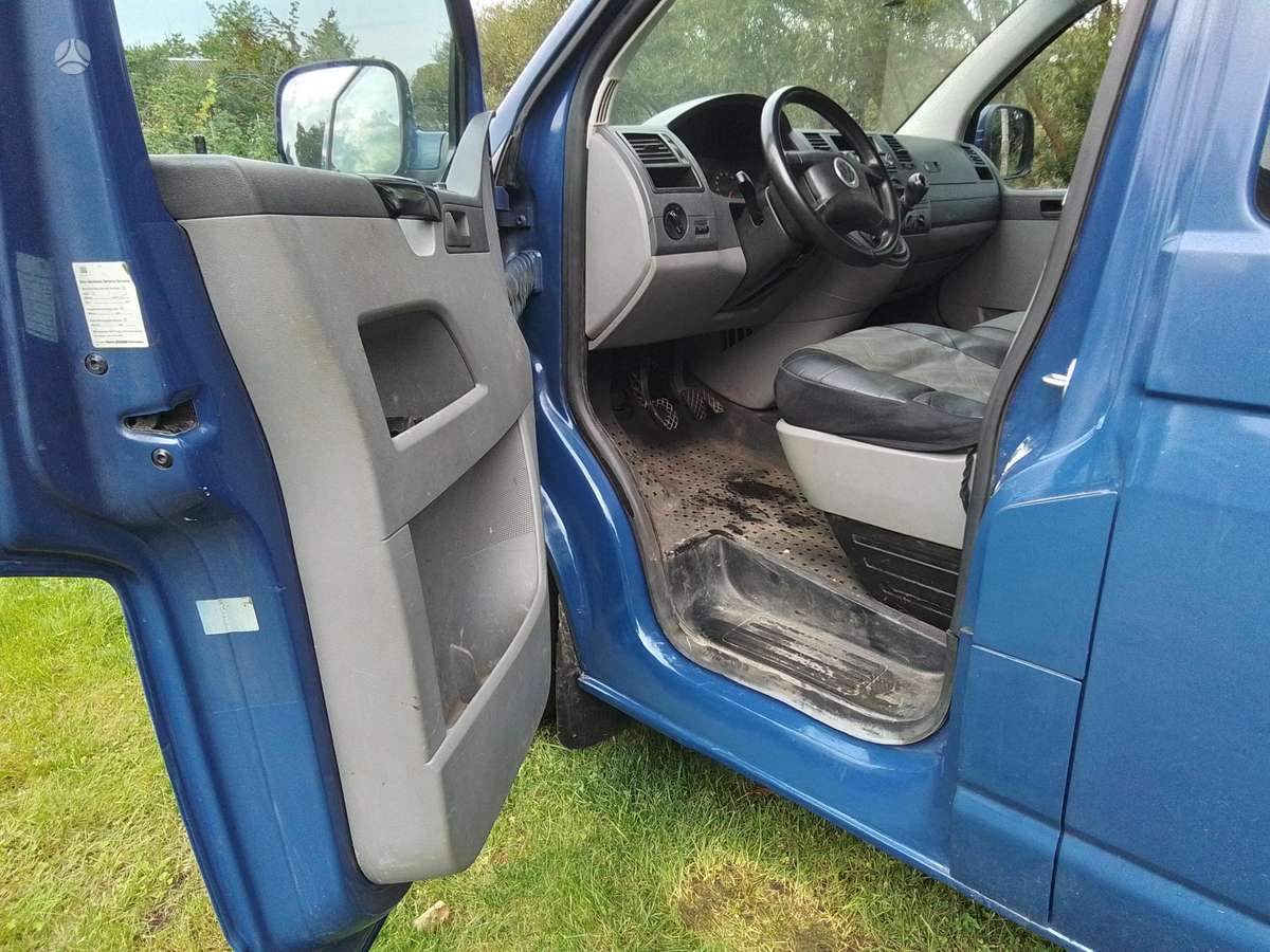 Volkswagen Transporter 2006 — photo 12