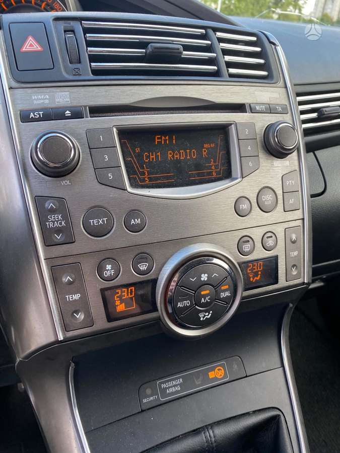 Toyota Verso 2010 — photo 14