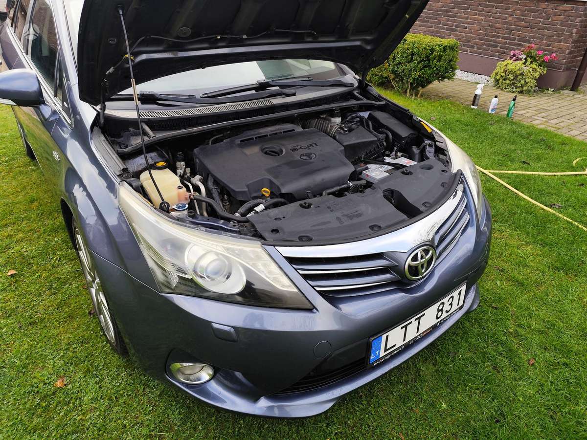 Toyota Avensis 2012 — photo 5