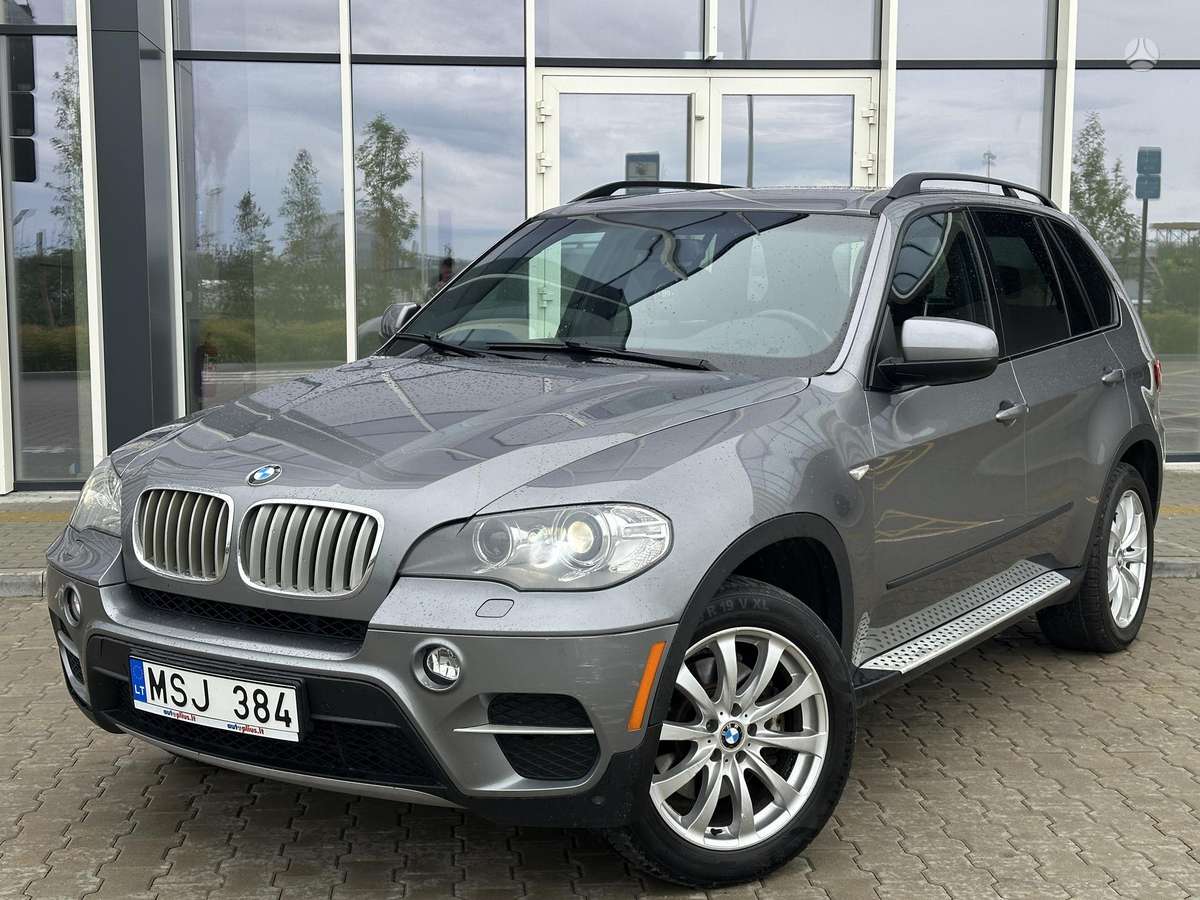 BMW X5 2011 — салон