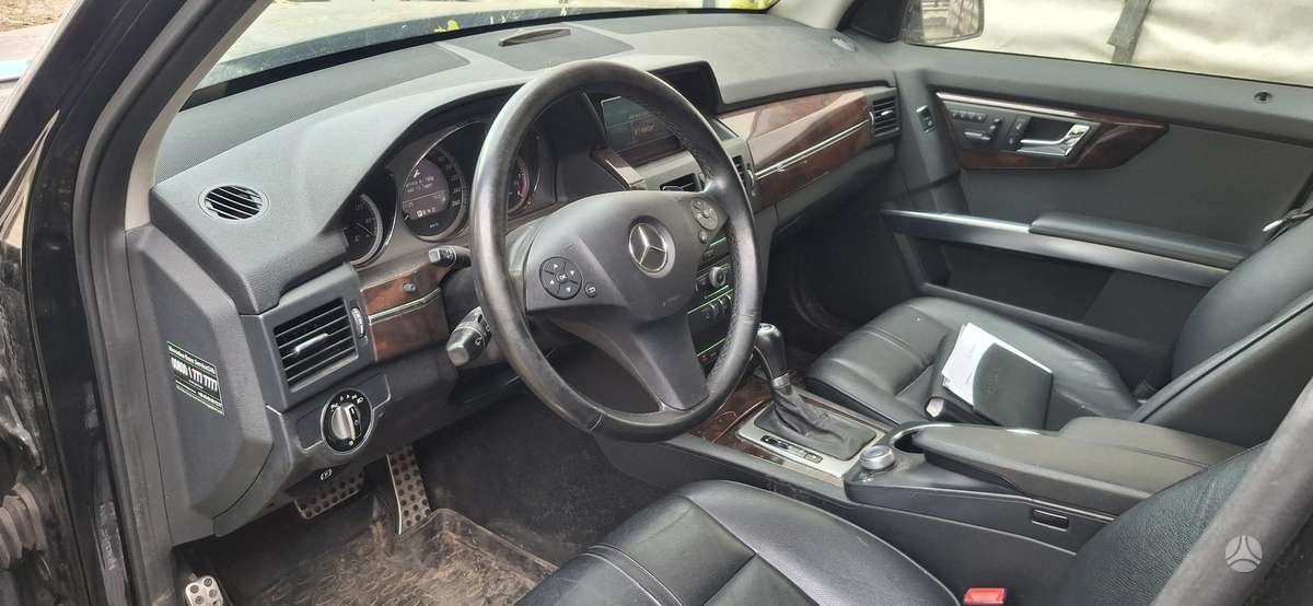 Mercedes-Benz GLK350 2010 — вигляд ззаду