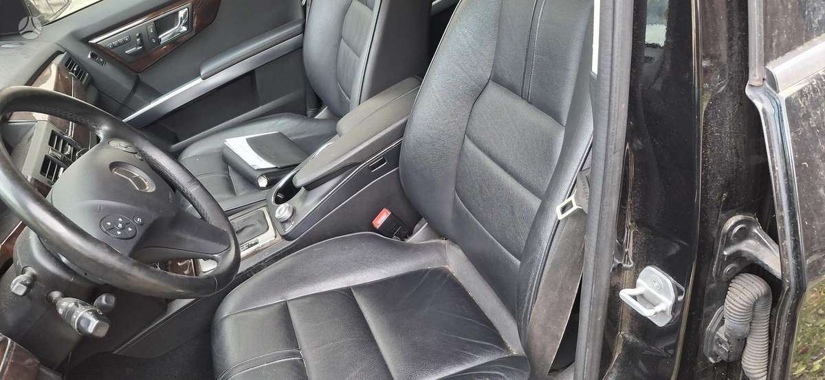Mercedes-Benz GLK350 2010 — салон
