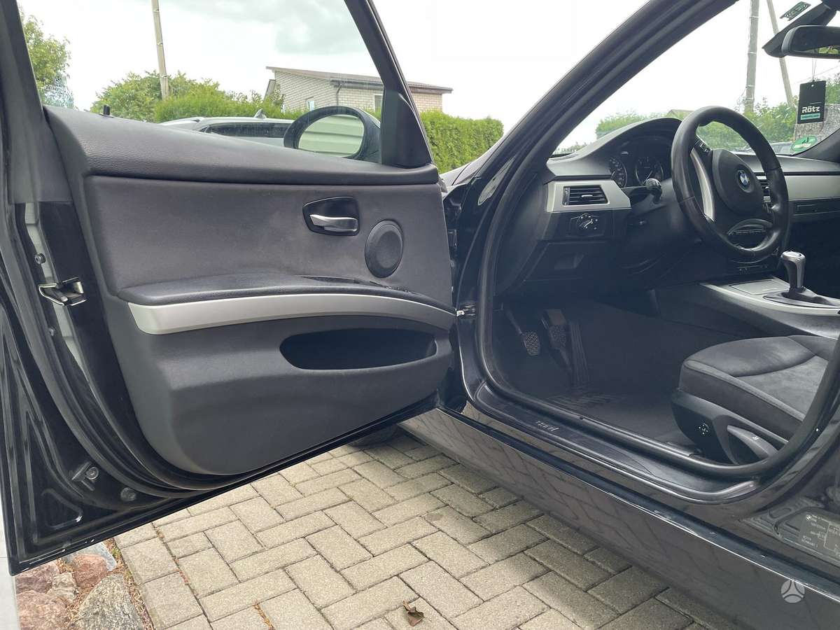 BMW 318 2008 — photo 13