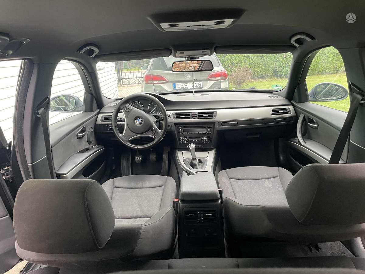 BMW 318 2008 — photo 8