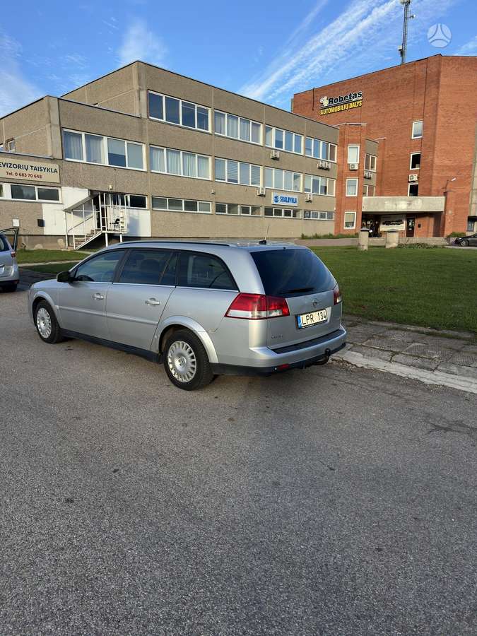 Opel Vectra 2006 — engine 1910 cm³, 150 HP (110kW)