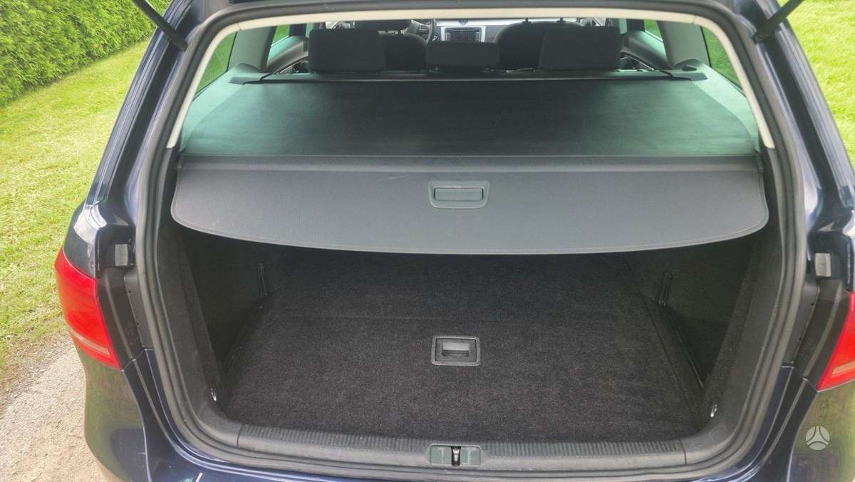 Volkswagen Passat 2013 — photo 17