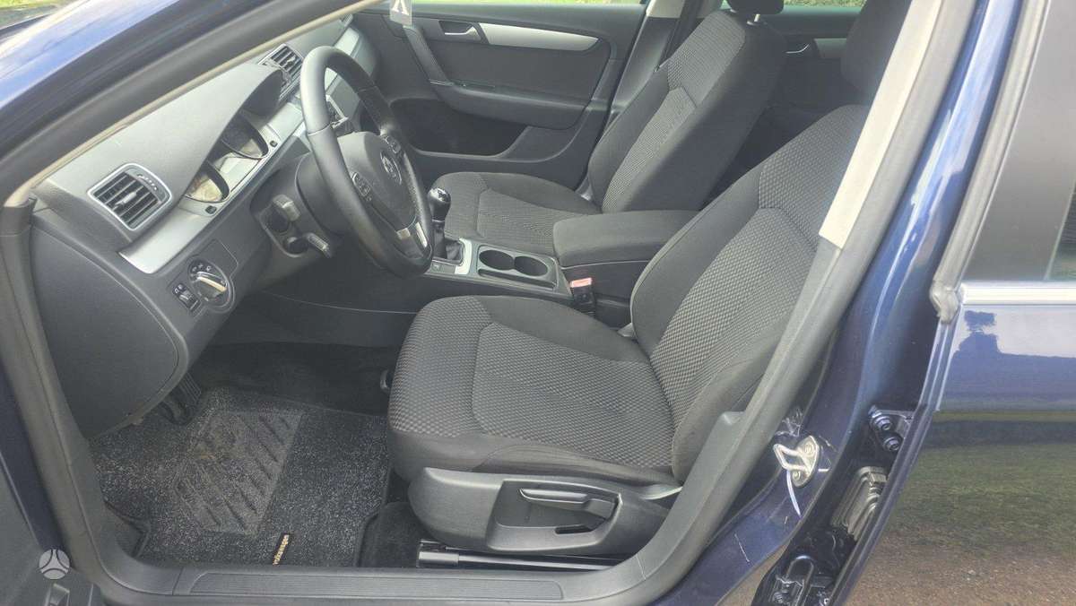 Volkswagen Passat 2013 — photo 8