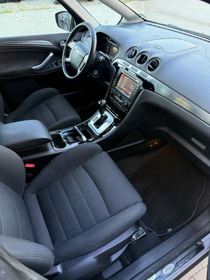 Ford S-MAX 2011 — photo 12