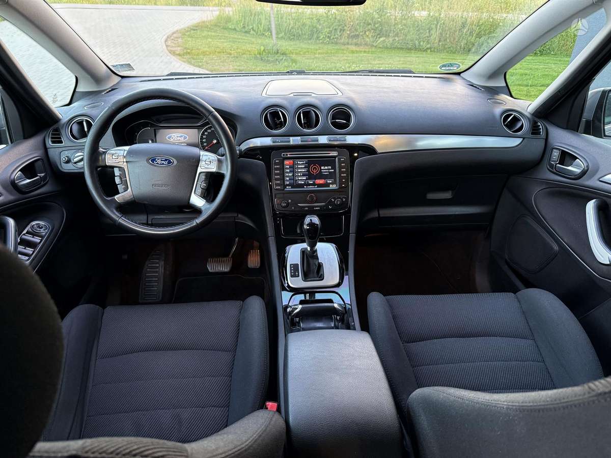 Ford S-MAX 2011 — photo 13