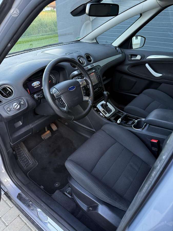 Ford S-MAX 2011 — photo 14