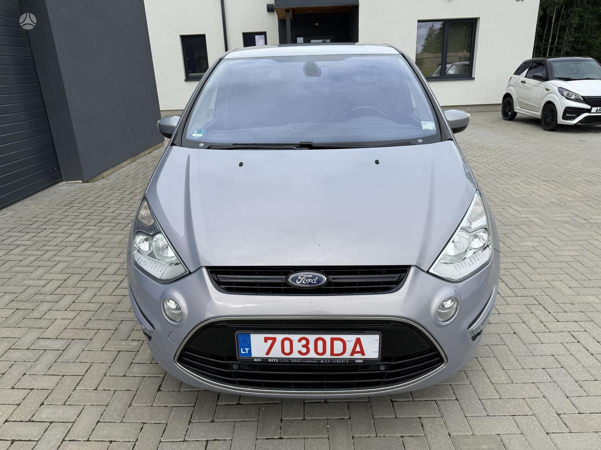 Ford S-MAX 2011 — rear view