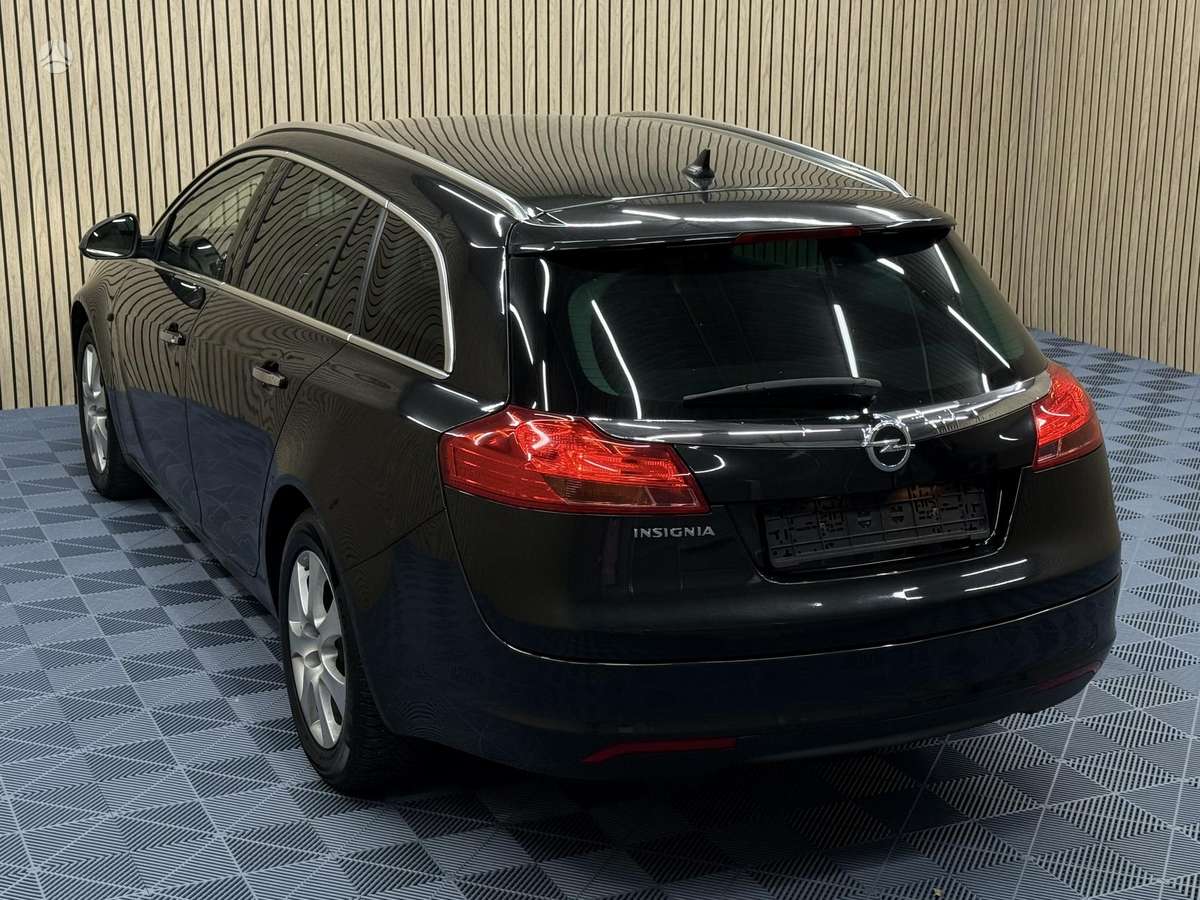 Opel Insignia 2010 — photo 10
