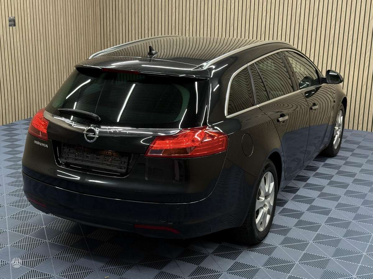 Opel Insignia 2010 — photo 11