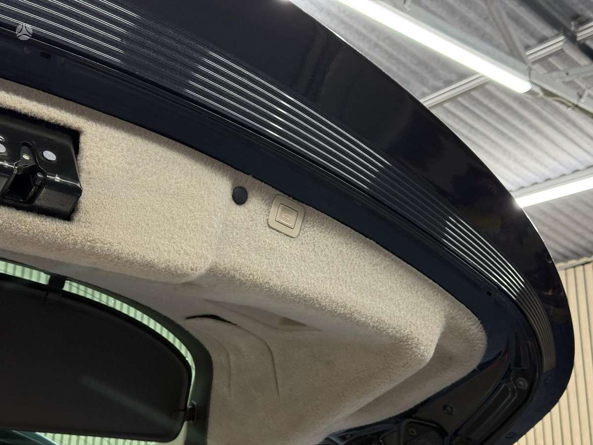 Opel Insignia 2010 — photo 14