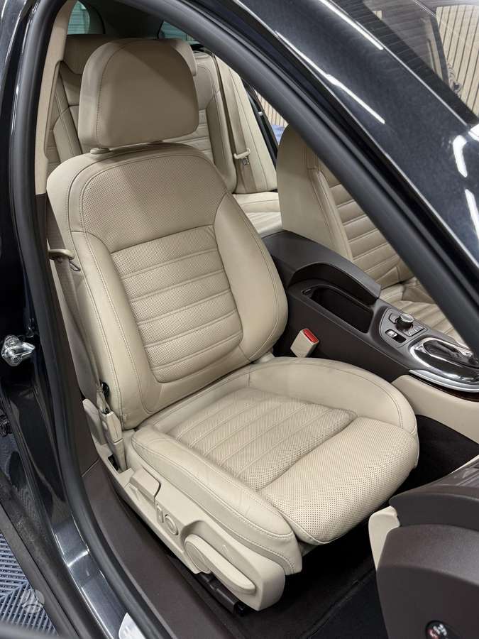 Opel Insignia 2010 — photo 15