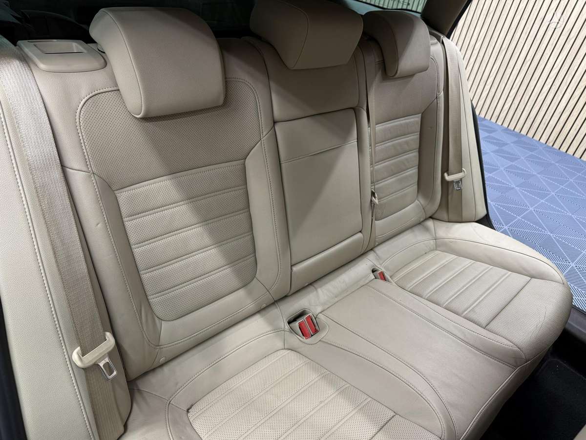 Opel Insignia 2010 — photo 16