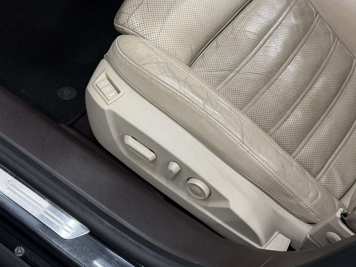 Opel Insignia 2010 — photo 19