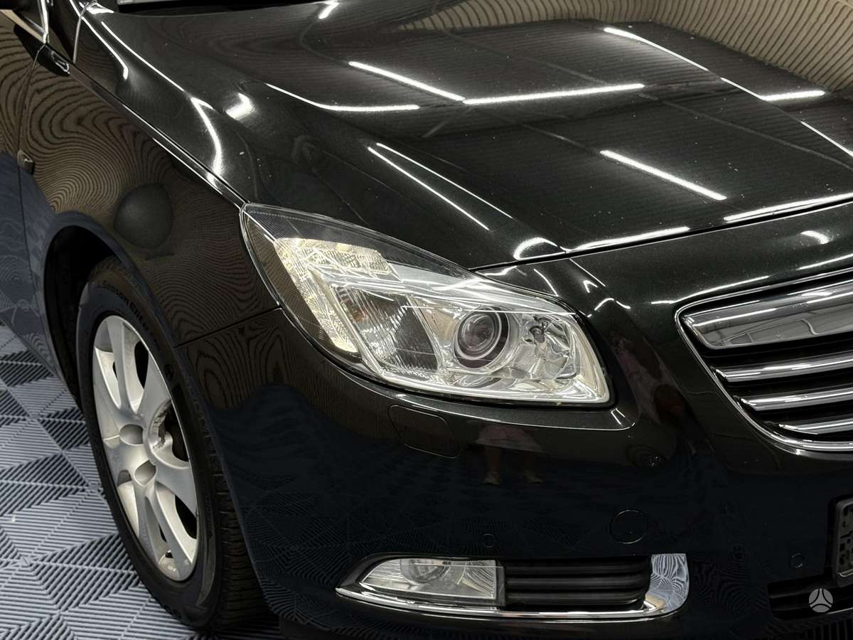 Opel Insignia 2010 — photo 31