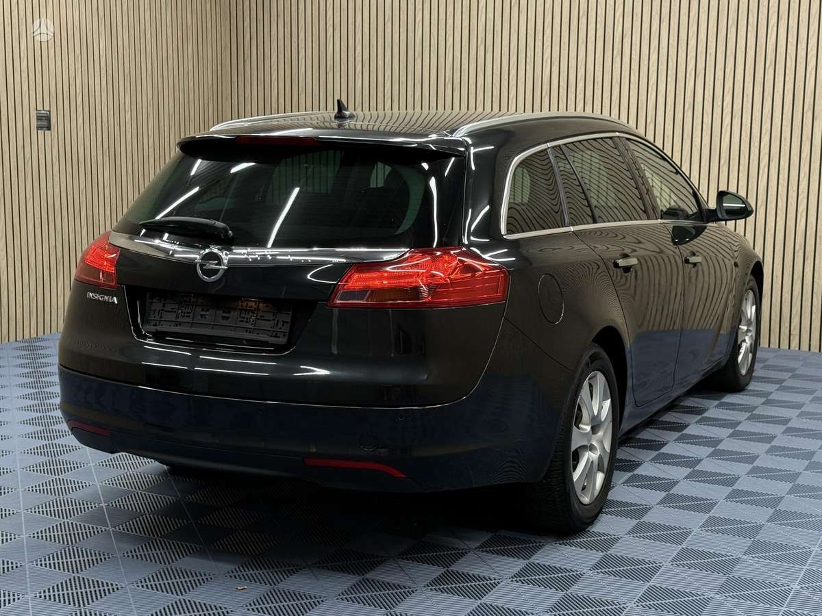 Opel Insignia 2010 — photo 7