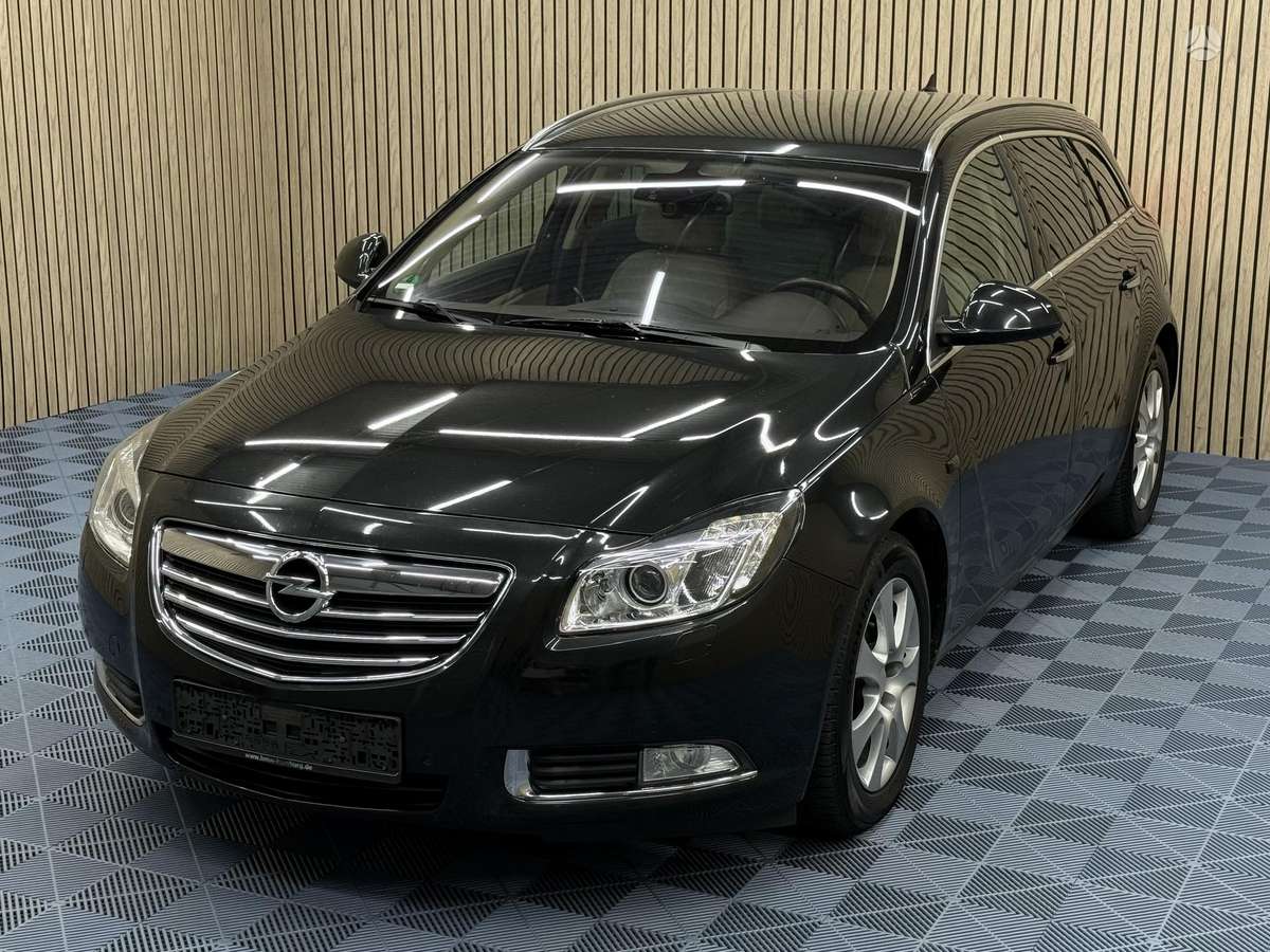 Opel Insignia 2010 — photo 9