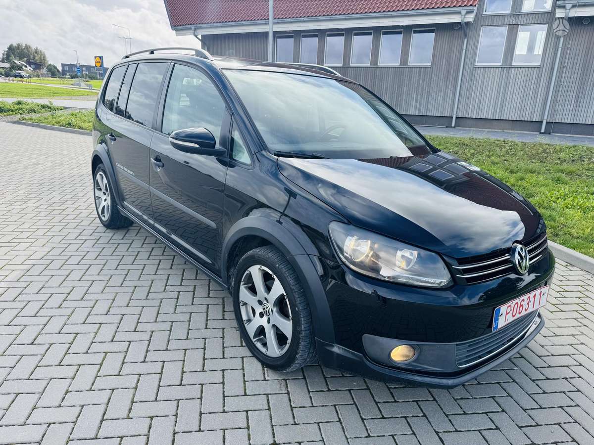 Volkswagen Cross 2012 — салон
