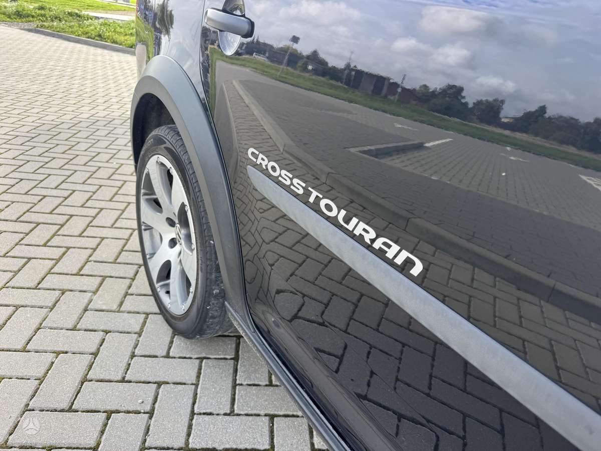 Volkswagen Cross 2012 — двигун 1600 cm³, 105 HP (77kW)