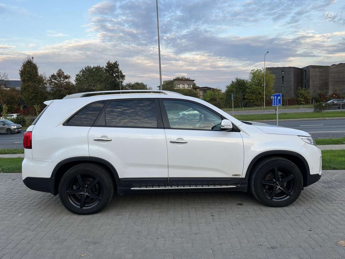 Kia Sorento 2013 — салон