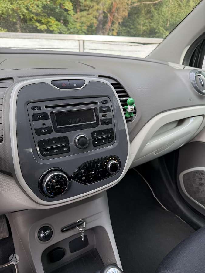 Renault Captur 2014 — двигун 1461 cm³, 90 HP (66kW)